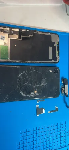 iPhone XR para peças 
