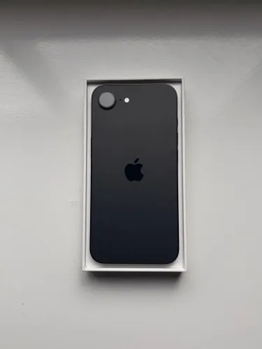 iPhone 16e