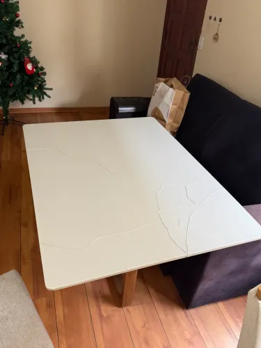 Mesa de jantar com 4 cadeiras 