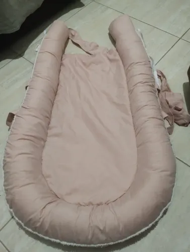 Vende dois ninhos e um bebê conforto semi novo pq a nenê já n cabe mais