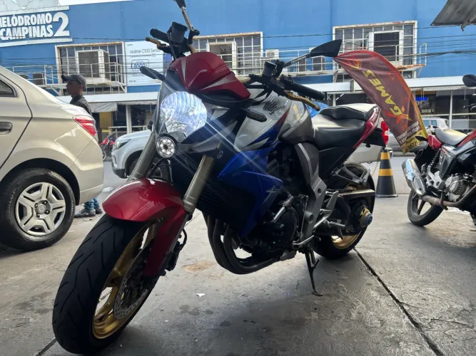 Honda Cb1000r 2013 ( Capitão América )