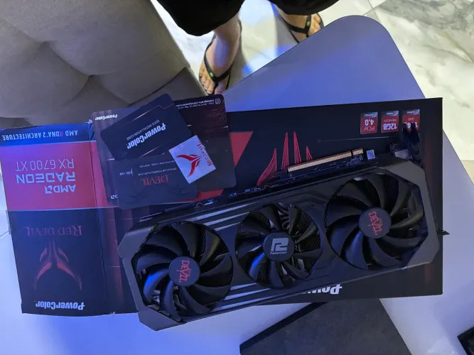 Placa de vídeo RX 6700 XT Red Devil