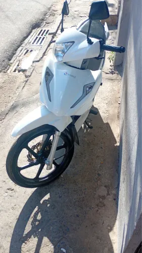 Vendo Avelloz AZ125 