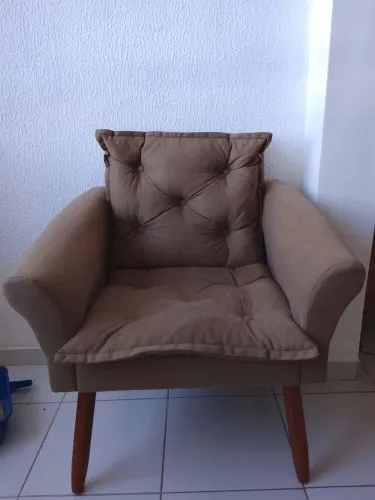 Vendo uma linda poltrona nova