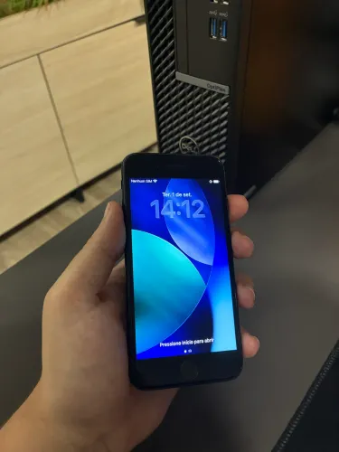 iPhone SE 2020 128GB - 100% Funcional (Com Caixa e Cabo) | Saúde 73%