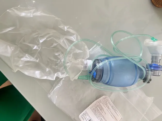 Máscara de reanimação infantil 