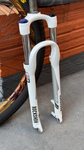 Suspensão Rockshox xc28