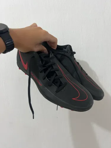 Chuteira de Campo Nike Phantom pra vender logo