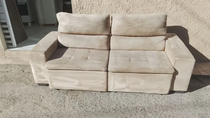 Vende-se sofá retrátil higienizado todo perfeito para o conforto da sua casa por r$ 780