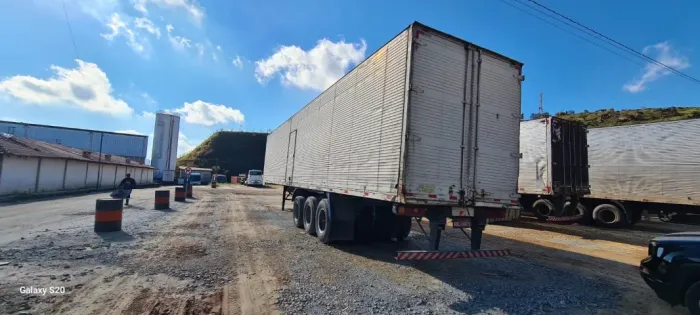 carreta rodoviario , 3 eixos, com pneus - 26 PALETS - GRANDE OPORTUNIDADE