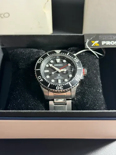 Seiko Prospex Solar Diver 200m SNE597P1 Safira