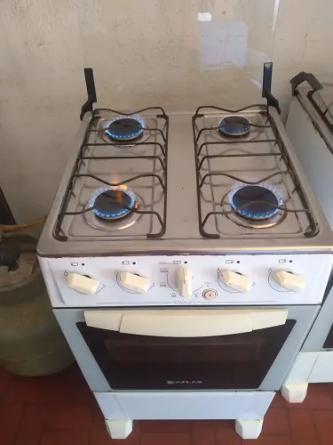 vendo esse fogão seme novo entrgo watesapp * 350