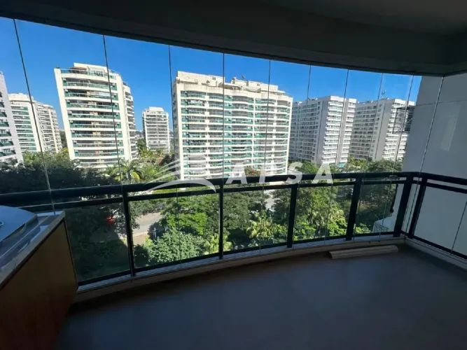 VIVA COM CONFORTO, SOFISTICAÇÃO E QUALIDADE DE VIDA NO CONDOMÍNIO MAYAAN, NA BARRA OLÍMPIC