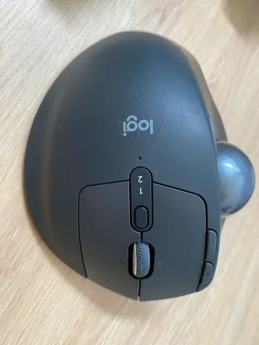 Mouse trackball Logitech mx ergo com defeito