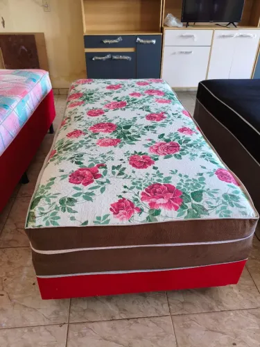 Cama de solteiro nova