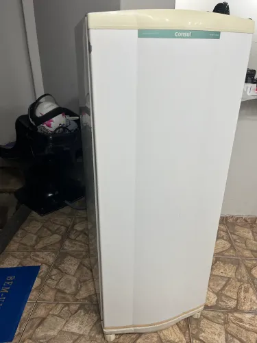 Vendo geladeira Eletrolux