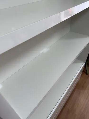 Estante duas gavetas 