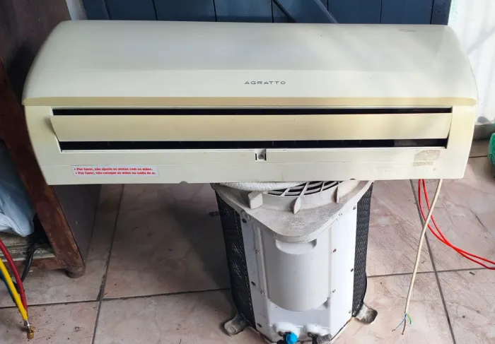 Split AGRATO 9.000 BTUs 220 volts condensadora de cobre com três meses de garantia