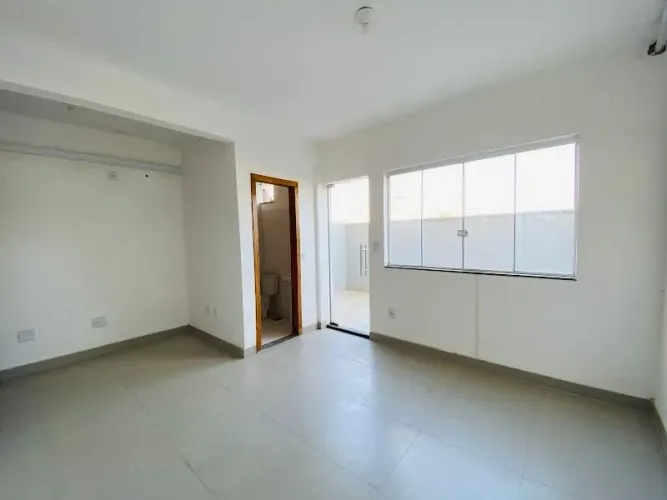 Sala Comercial com aproximadamente 31,30m² 01 Sala 01 Banheiro e 01 Varanda no Bairro Euro
