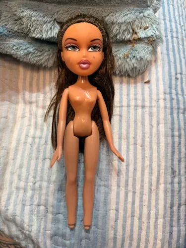 BONECA BRATZ SUCATA