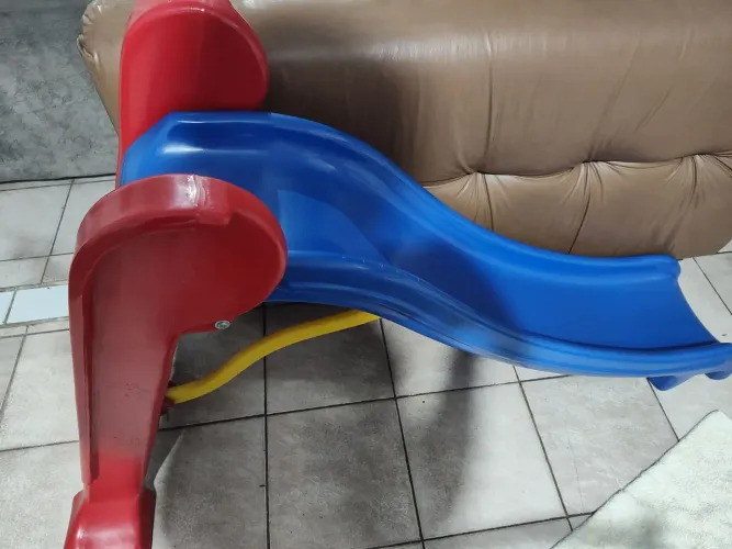 Escorregador infantil