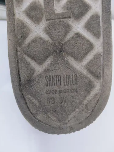 Slip on Santa Lola