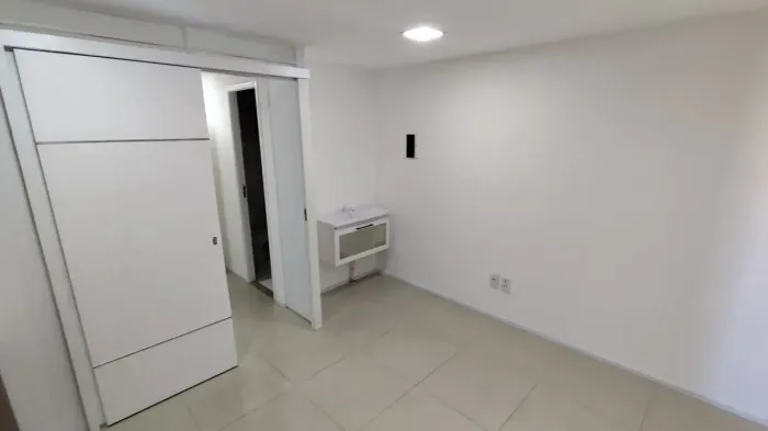 Sala comercial para aluguel com 32m² no Edificio Harmony, em Pici - Fortaleza - CE