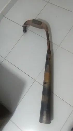 Vendo escapamento e um bagageiro 