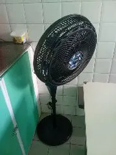 Ventilador Arno de pé