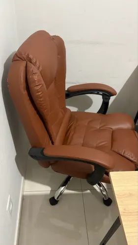 Cadeira de couro com massageador