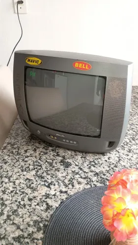 Tv Philips 14 polegadas de tubo. Funcionando