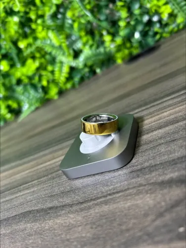 OURA RING 4 GOLD Produto sem uso. Foi comprado no tamanho errado. Tamanho 10 Cor Gold
