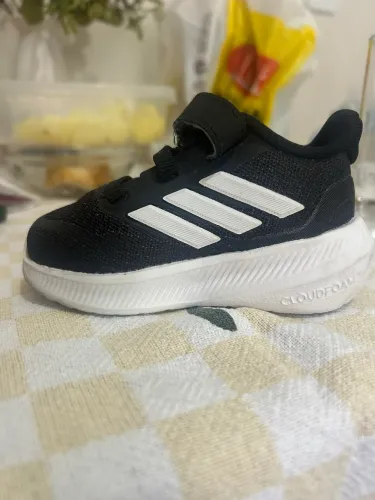 Tênis adidas criança
