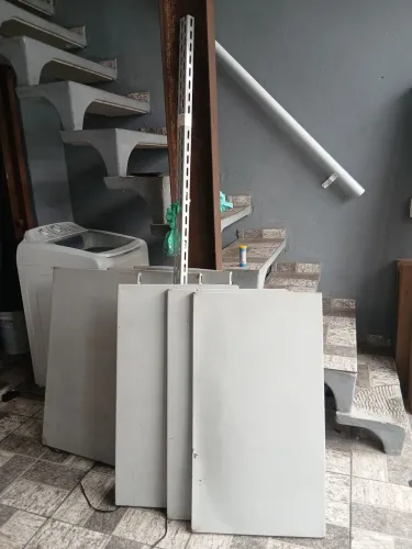 VENDO PRATELEIRA DE AÇO 6 DIVISIORIAS E VENDO 4 PNEUS ARO 15