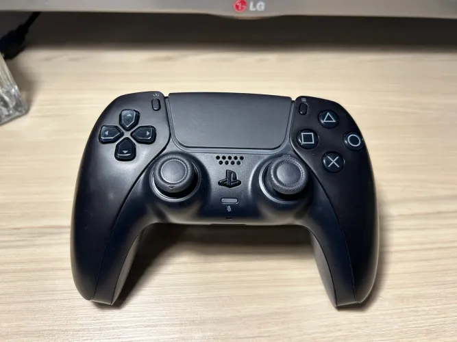 Controle PS5 Preto original (detalhe)