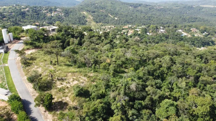 Terreno Exclusivo à Venda no Condomínio Solar das Palmeiras em Esmeraldas - 1.300 m²