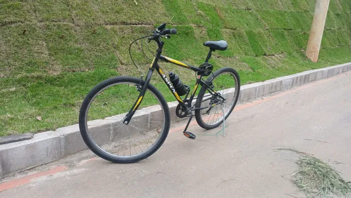 Bicicleta caloi aro 26 pneus recém trocados