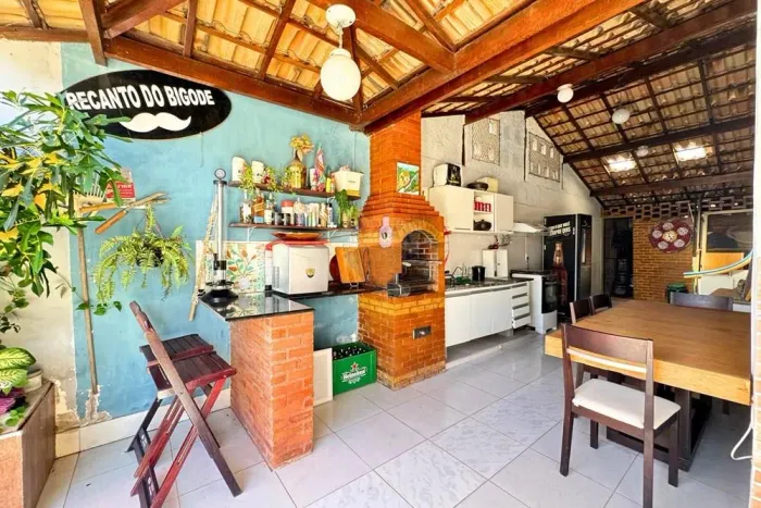 OPORTUNIDADE! CASA DUPLEX COM PISCINA, ESPAÇO GOURMET E 4 VAGAS DE GARAGEM
