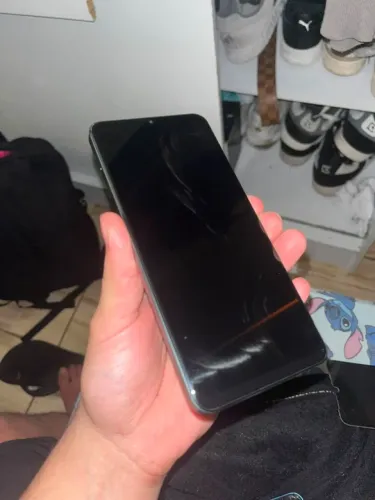 Celular semi novo só desbloquear e usar 