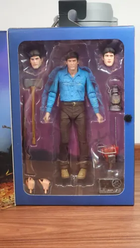 Neca Ash The Evil Dead Aniversário 40 Anos Figure Colecionável