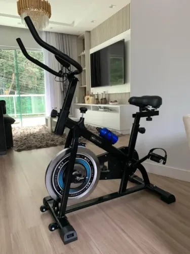 Bicicleta ergometrica spinning com roda de inercia de 6 kg - WCT fitness