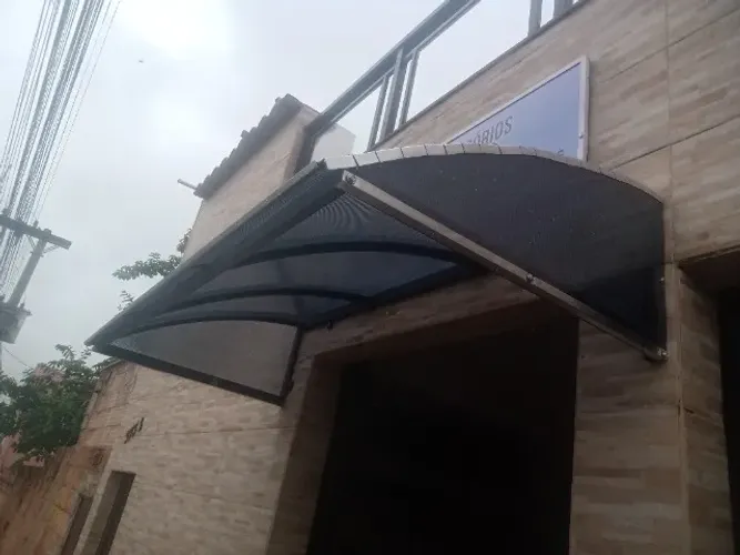 Toldo em policarbonato 