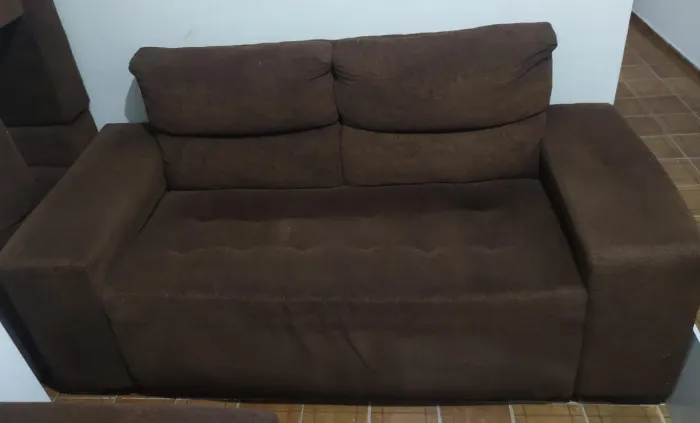 Vendo sofá de 1 e 3 Lugares e 02 poltronas 