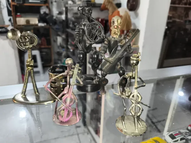 Lote de enfeite decorativo musical em metal