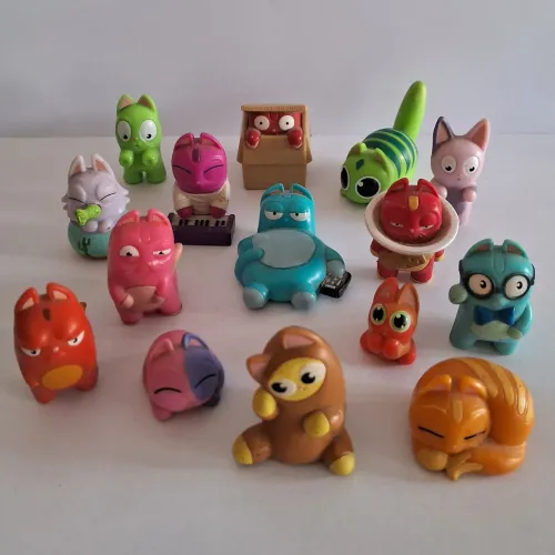 Lote com 15 Lost Kitties Hasbro exatamente como na foto