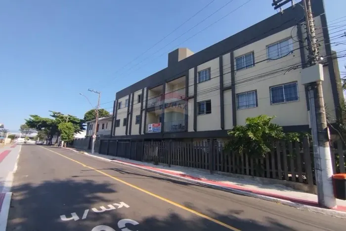 Apartamento de 3 quartos, 2 banheiros, 1 vaga de garagem com aproximadamente 120m² para lo