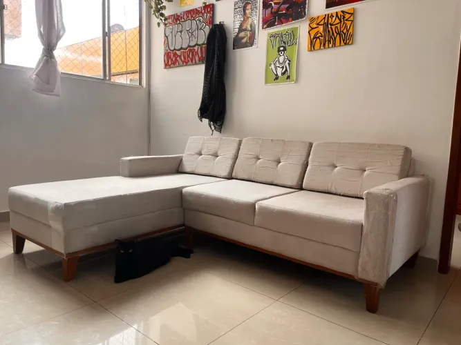 Sofá com chaise