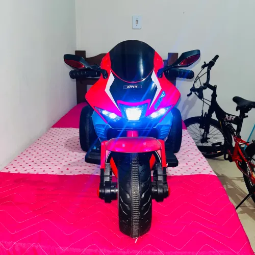 Moto elétrica infantil