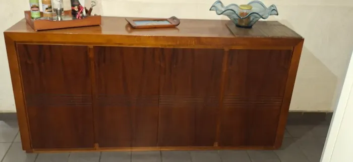 Mesa de jantar com bufet