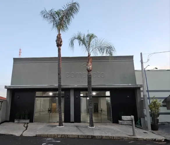 Salão Comercial para alugar em Cedral ? 240m²